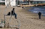Варненци излязоха на разходка по плажа