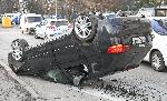 "Ауди" се обърна по таван при катастрофа в Люлин