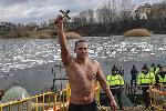 20-годишният студент Александър Лебешковски хвана Светия кръст в София
