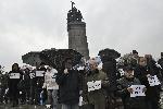 Граждани положиха цветя пред паметника на Съветската армия в памет на жертвите на Холокоста