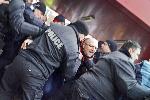 СОФИЯ - МРРБ - Сблъсъци между полиция и протестиращи от "Възраждане"