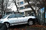 Кола катастрофира в в крайпътна ограда на бургаски булевард