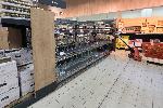 София – Празни щандове в магазин