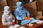 Марешки се появи в защитен "скафандър" в Парламента