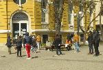 Опашки от чакащи пред НАП въпреки удължения срок