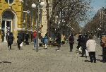 Бургас - Опашки от чакащи пред териториална дирекция на НАП Бургас