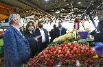 София - Младен Маринов и Йорданка Фандъкова на инспекция на пазара "Красно село"