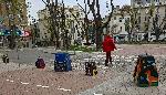 Авангардни графити разкрасиха улични ограничители във Варна