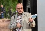 Светлозар Желев представи сборника си с колекция от истории "За бавното живеене и насладата от живота"