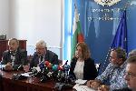 Връщат задължителното носене на маски в закрити помещения