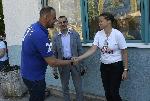 София - Спортисти засяват дръвчета в двора на НСА