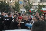 София - Протестиращи блокират движението по булевард "Дондуков" и улица "Раковска"