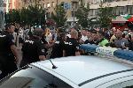 София - Протестиращи блокират движението по булевард "Дондуков" и улица "Раковска"