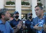 Христо Иванов се срещна с Димитър Николов пред Общината в Бургас