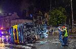 София - Обърнат камион за сметопочистване