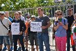 София - протестиращи чакат освобождаването на Петър Кърджилов