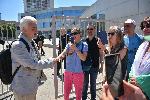 София - протестиращи чакат освобождаването на Петър Кърджилов