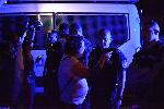 София - Протестиращи пресрещнаха Деница Сачева пред БНТ