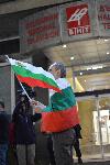 София - Протестиращи пресрещнаха Деница Сачева пред БНТ