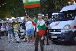 София - Протестиращи пресрещнаха Деница Сачева пред БНТ