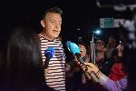 София - Протестиращи пресрещнаха Деница Сачева пред БНТ
