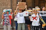 Родители излязоха на протест против маските в училище