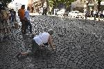 Възрастна жена блокира за кратко булевард "Дондуков", прилошало и