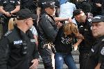София - Охраната извежда протестиращите извън сградата на Народното събрание