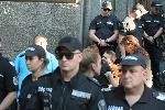 София - Охраната извежда протестиращите извън сградата на Народното събрание