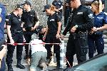 София - Охраната извежда протестиращите извън сградата на Народното събрание