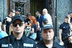 София - Охраната извежда протестиращите извън сградата на Народното събрание