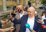 Иван Гешев пристигна на работна среща в Хасково, пред съда го посрещна протест