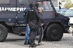 Изведоха арестуван при полицейската акция в столичния квартал(НОВИ СНИМКИ)