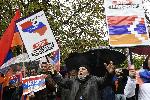 Протест на арменци пред посолството на Азербайджан