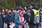 Феновете на ЦСКА започнаха да идват на националния стадион, мерят температурата на всеки