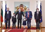Президентът Румен Радев награди шефа на БЧК и двама изтъкнати лекари