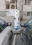 За месец и половина над 700 електромобила са заредили от безплатните станции в синята зона на Варна