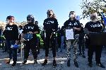 Групичка от „Системата ни убива” се присъедини към протеста на полицаите