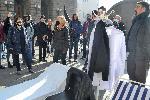 София - Антиправителствен протест - Пърформънс „Леглата не лекуват сами“