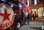 ЦСКА дойдоха на тренировка на стадион "Васил Левски" с новия автобус (НОВИ СНИМКИ)