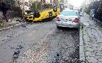Такси се обърна по таван в столичния квартал Слатина