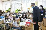 София - Министърът на образованието и науката Красимир Вълчев е на посещение в 143-то ОУ „Георги Бенковски“
