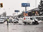 София – Катастрофа между бус и лек автомобил