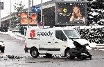 София – Катастрофа между бус и лек автомобил