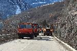 Свлачище затрупа пътя до Елисейна в Искърското дефиле (НОВИ СНИМКИ)