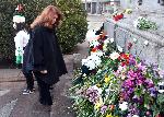 Вицепрезидентът Илияна Йотова преклони глава в памет на Левски