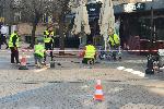 Ремонтират плочките по Витошка