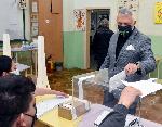 Николай Хаджигенов гласува в столичния квартал „Младост”