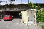 СОФИЯ - кв. Слатина - куриоз - катастрофа с камион, опитал да мине под нисък мост