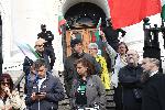 Протестиращи опънаха палатков лагер пред Съдебната палата в София